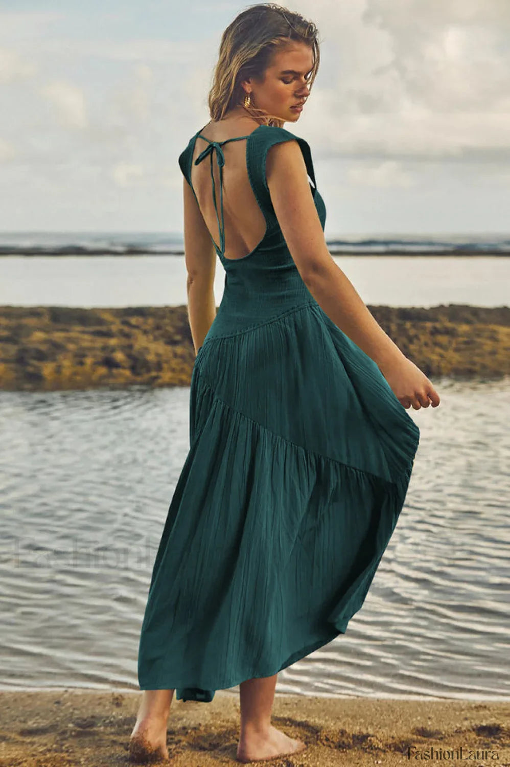 Traveler Elegant Midi Dress