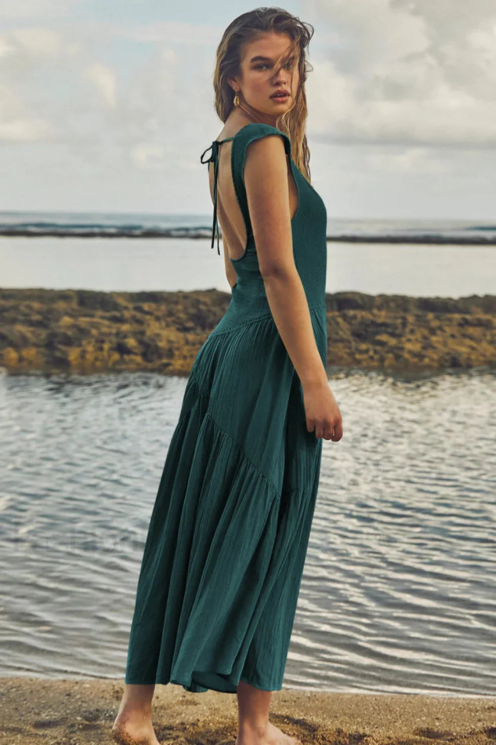 Traveler Elegant Midi Dress