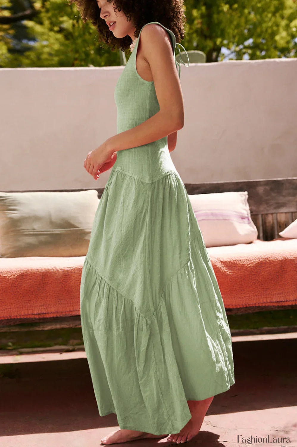 Traveler Elegant Midi Dress