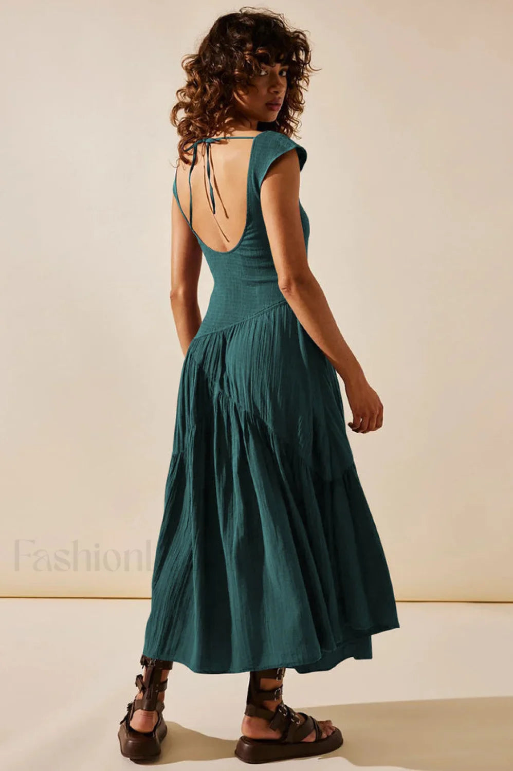 Traveler Elegant Midi Dress