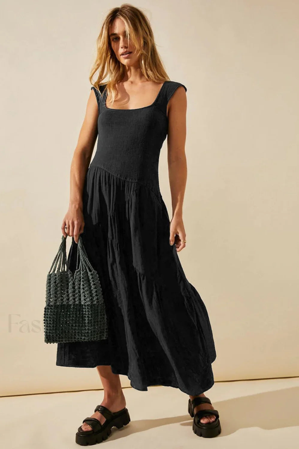 Traveler Elegant Midi Dress