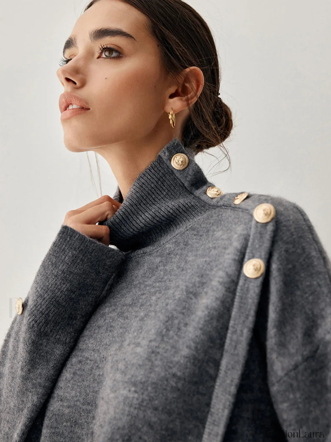 Vintage Buttoned Graceful Turtleneck Sweater