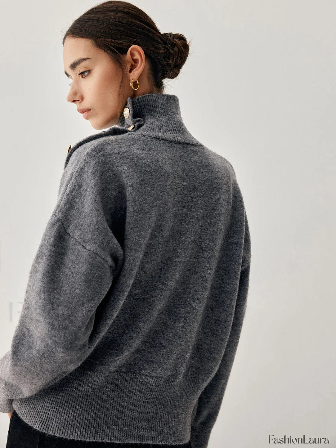 Vintage Buttoned Graceful Turtleneck Sweater