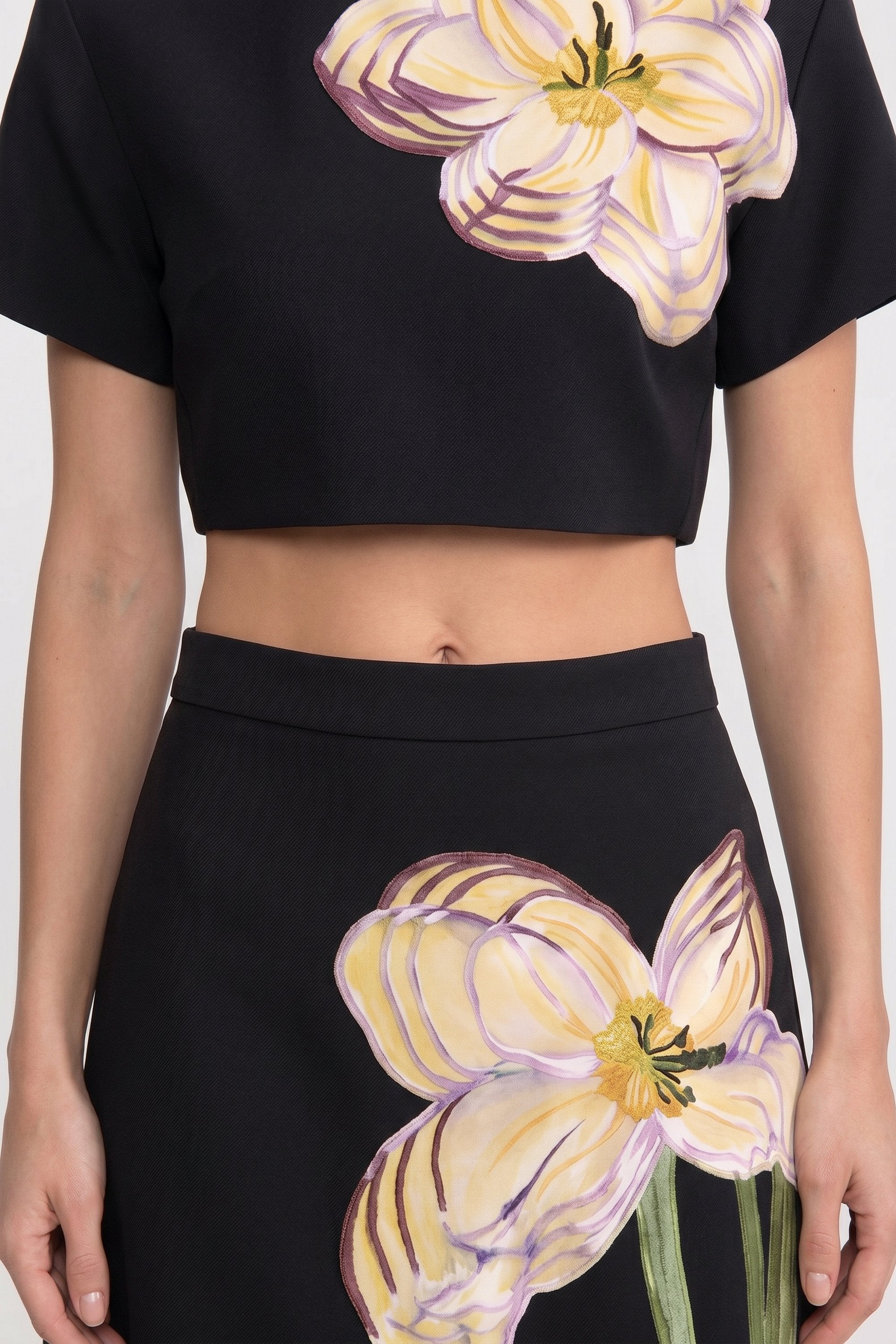 Short-Sleeve Floral-Print Co-Ord Set With Crop Top And Maxi Skirt - Black