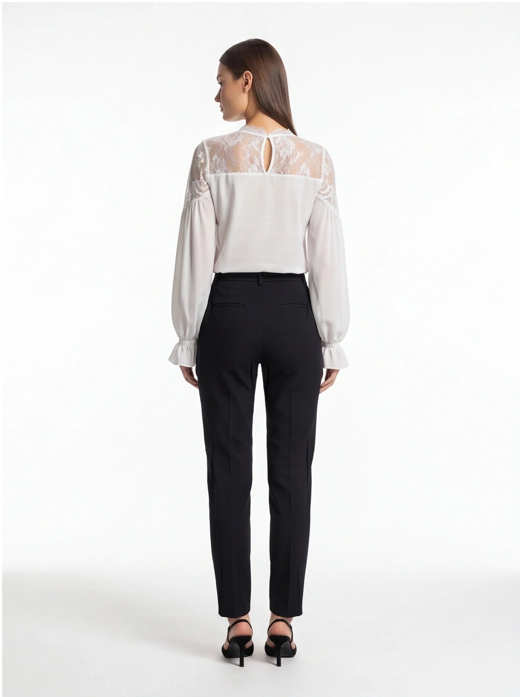 Elegant Airy Lace Collar Blouse - Professional Fit, Breathable Fabric