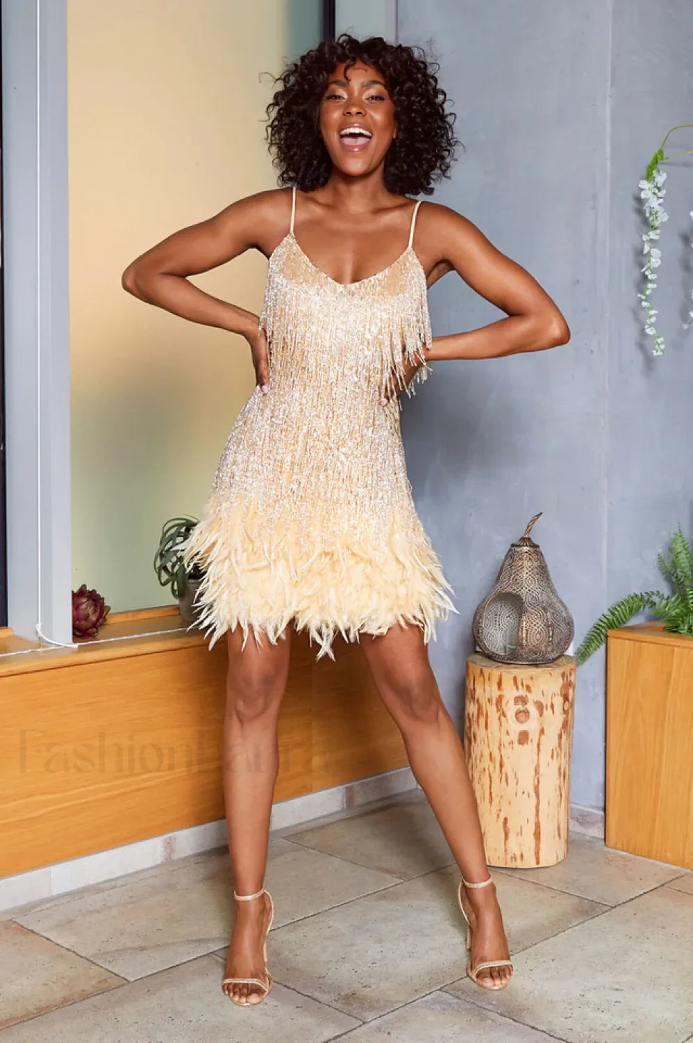 Yvonne Sequin Stylish Feather Cocktail Dress S / Champagne